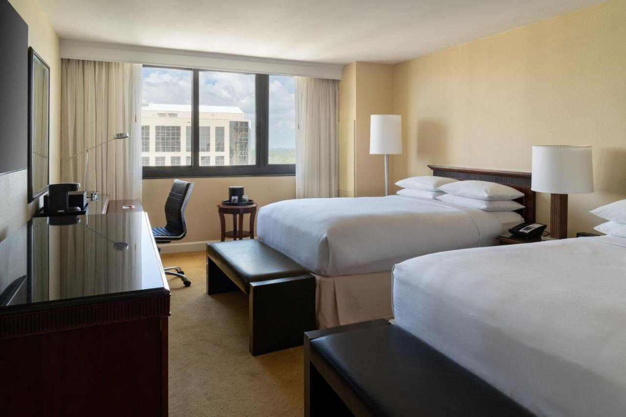 Miami Marriott Dadeland Hotel Glenvar Heights Exterior photo