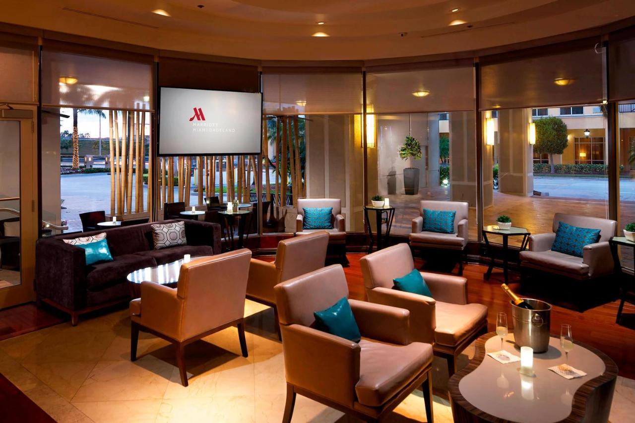 Miami Marriott Dadeland Hotel Glenvar Heights Exterior photo