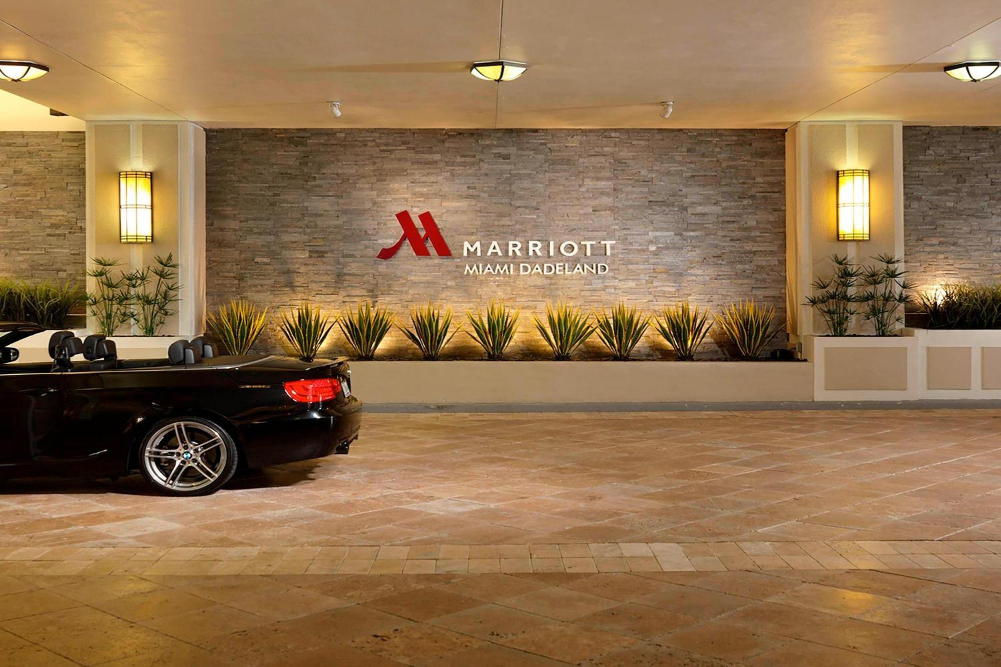 Miami Marriott Dadeland Hotel Glenvar Heights Exterior photo