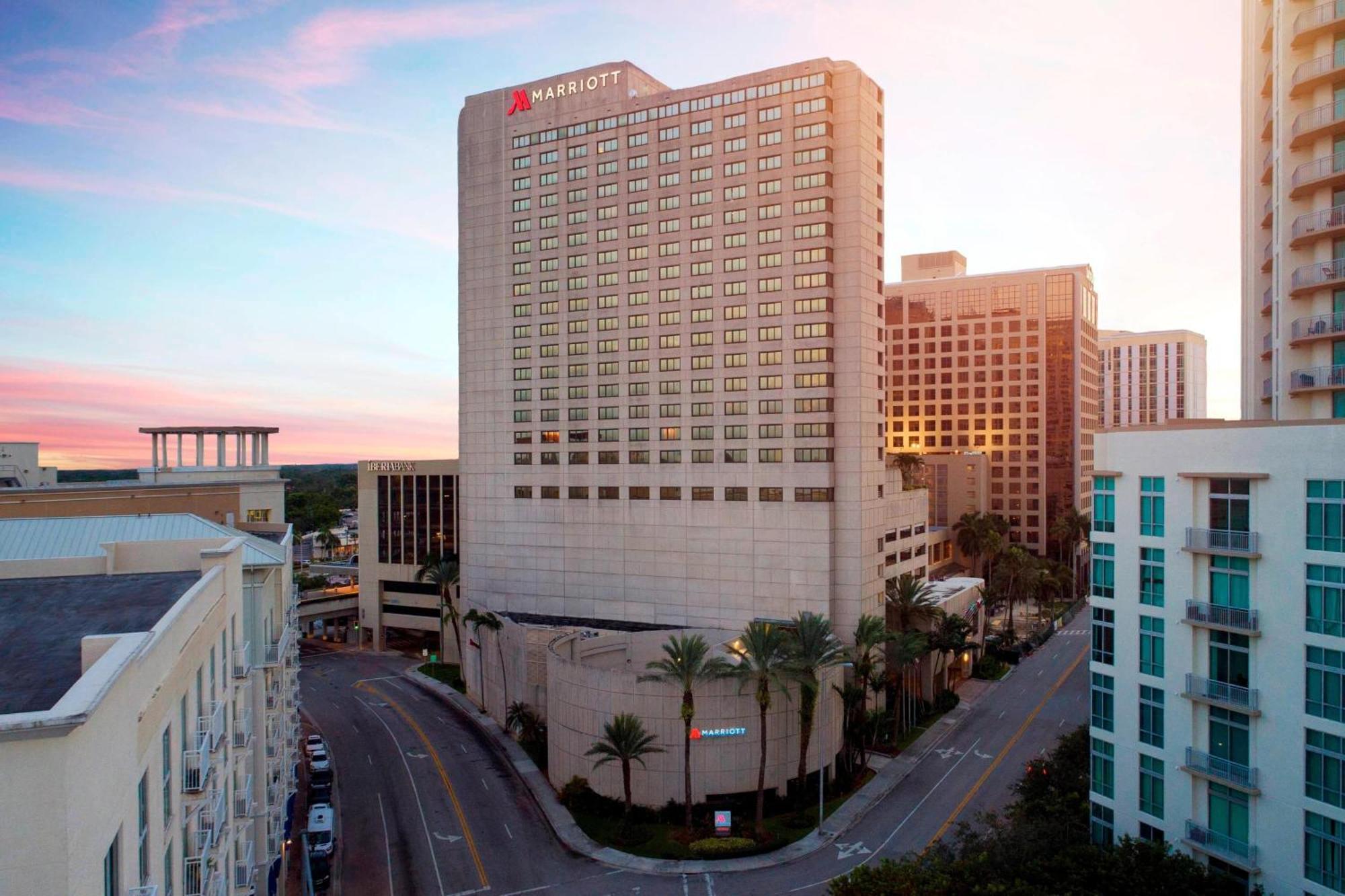 Miami Marriott Dadeland Hotel Glenvar Heights Exterior photo