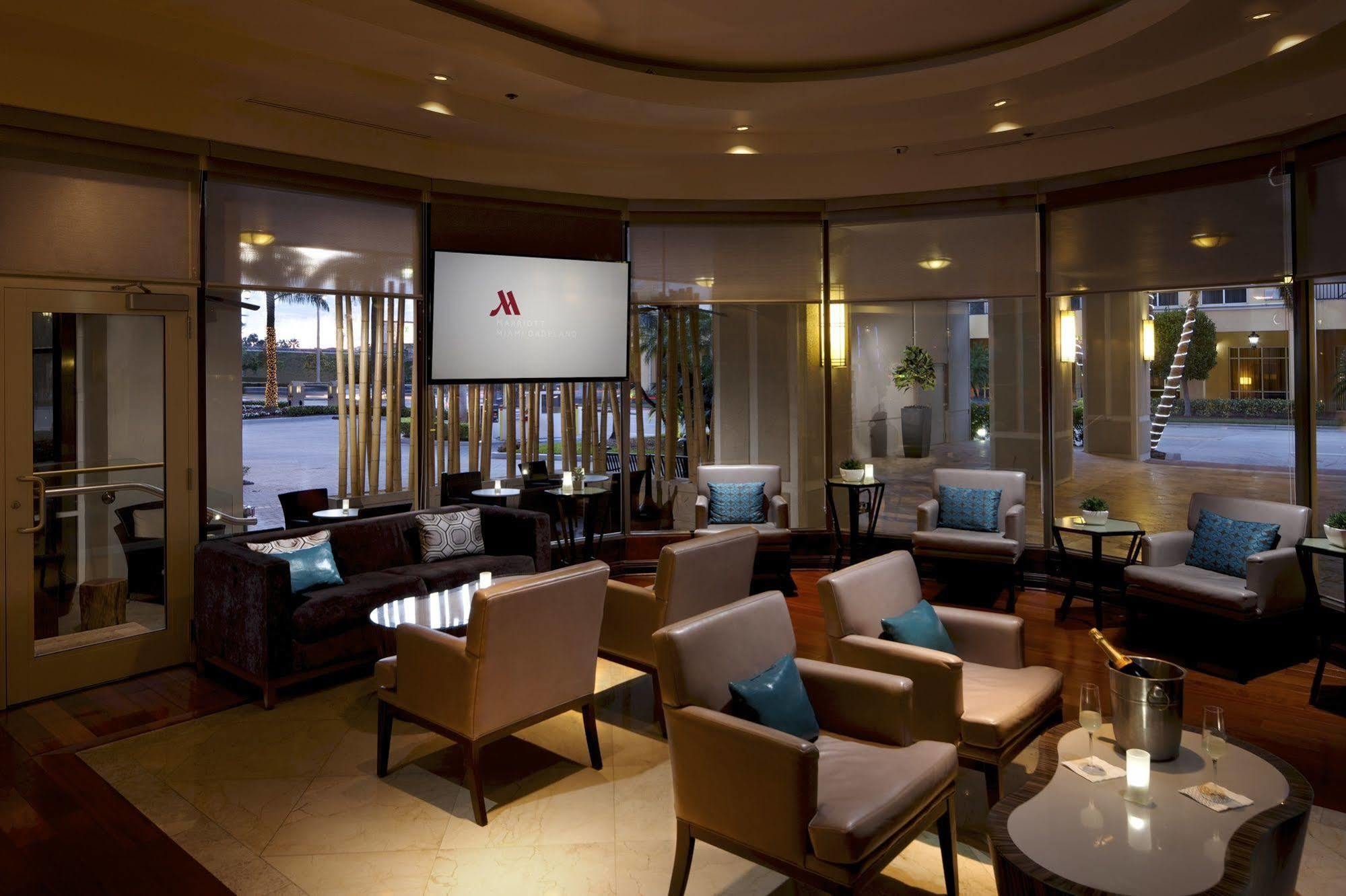 Miami Marriott Dadeland Hotel Glenvar Heights Exterior photo