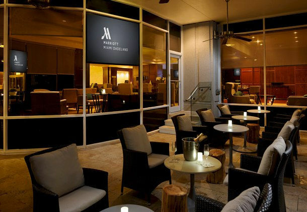 Miami Marriott Dadeland Hotel Glenvar Heights Exterior photo